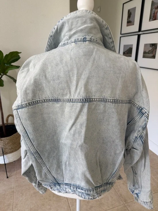 Blank NYC Light Wash Blue Denim Trucker Jacket - Picture 3 of 3